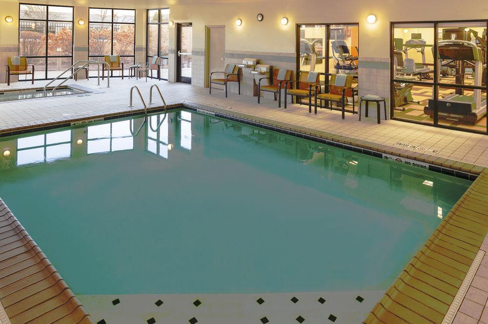 Courtyard By Marriott Chicago Schaumburg/Woodfield Mall מראה חיצוני תמונה