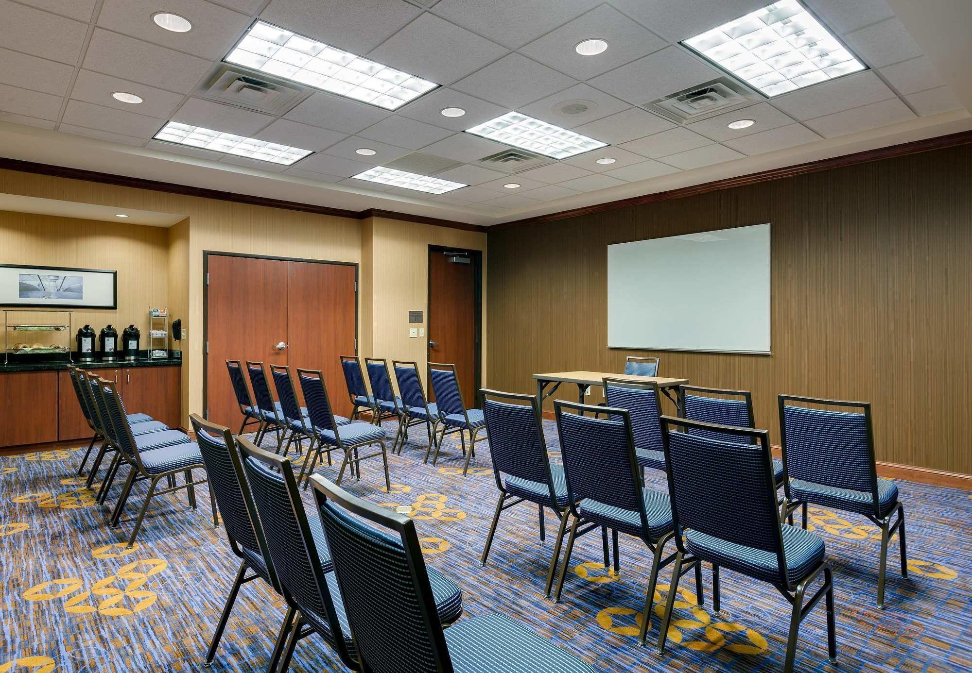 Courtyard By Marriott Chicago Schaumburg/Woodfield Mall מראה חיצוני תמונה